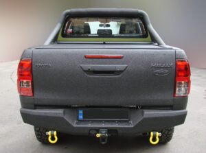 Toyota Hilux вид ззаду
