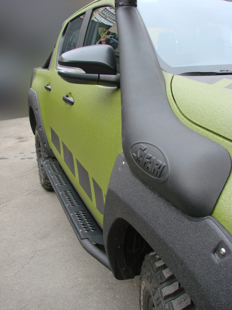 Повітрозабірник Toyota Hilux