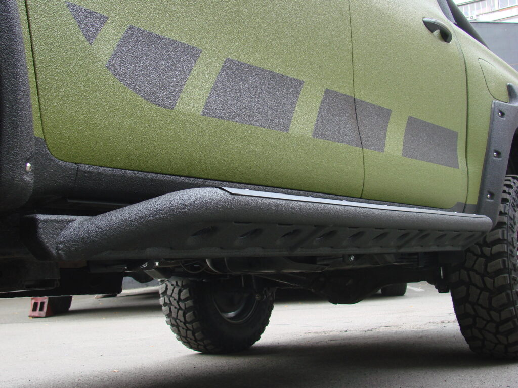 Силова підніжка Toyota Hilux