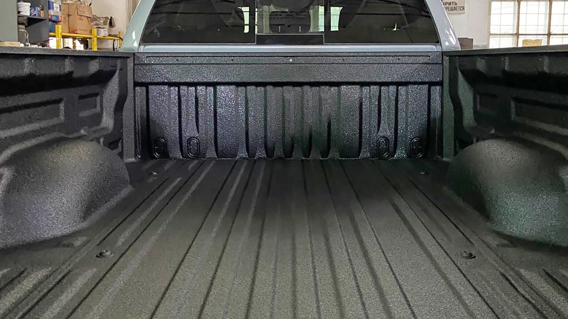 Ремонт грузового відсіку пікапа Ford F-150 RAPTOR