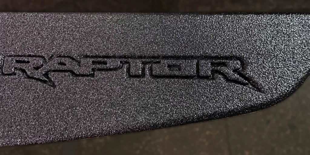 Реставрация штатных подножек FORD F-150 RAPTOR з нанесенним покриттям Line-X