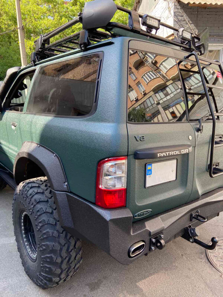 Nissan Patrol GR v8 після обробки захисним покриттям Line-X XS-100