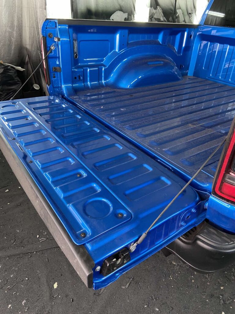 Вантажний підсік DODGE RAM 1500 TRX до початку робіт