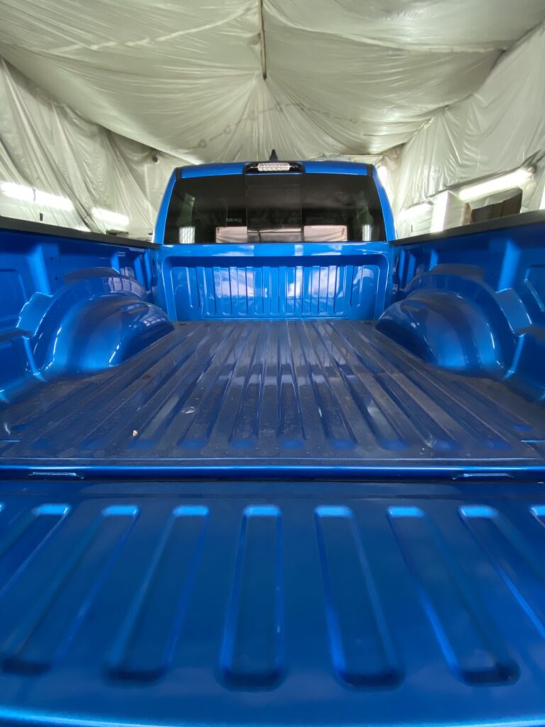Вантажний підсік DODGE RAM 1500 TRX до початку робіт