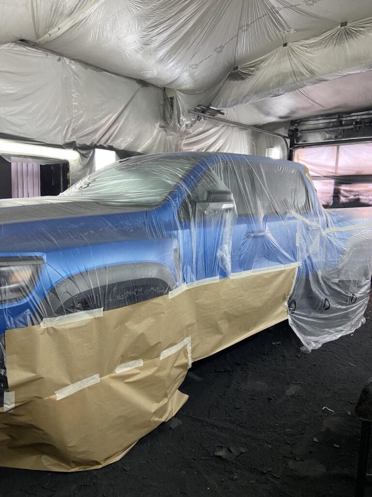 DODGE RAM 1500 TRX гутується до до початку робіт з нанесення Line-X