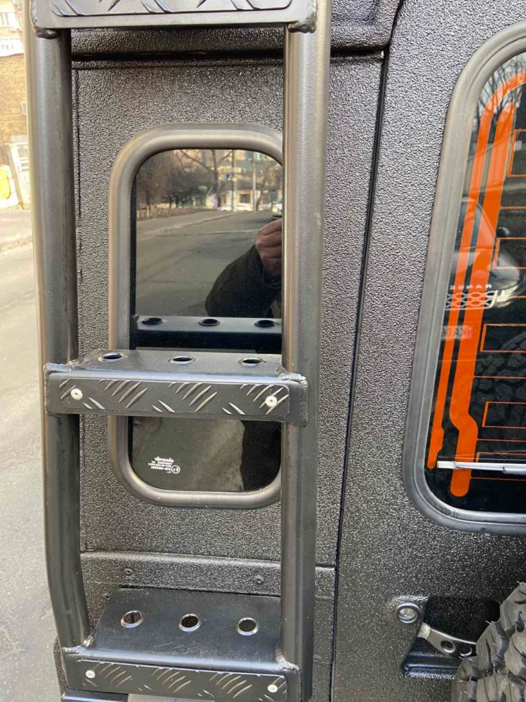 LAND ROVER DEFENDER 90 сходи на верхню грузову платформу
