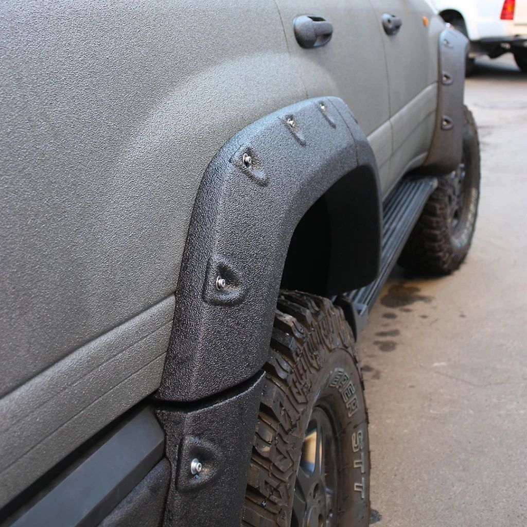Toyota Land Cruiser 105 “WOLFENSTAIN” арки задніх колес