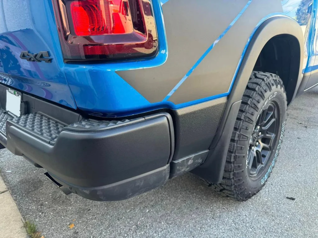 Захист єлементів обвісу пікапа Dodge RAM від Line-X North America