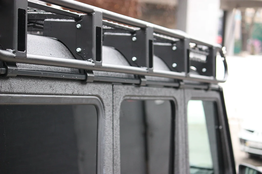 Тюнінг-проєкт MB G-class Gelendwagen захищений Line-X. Експедиційний багажник.
