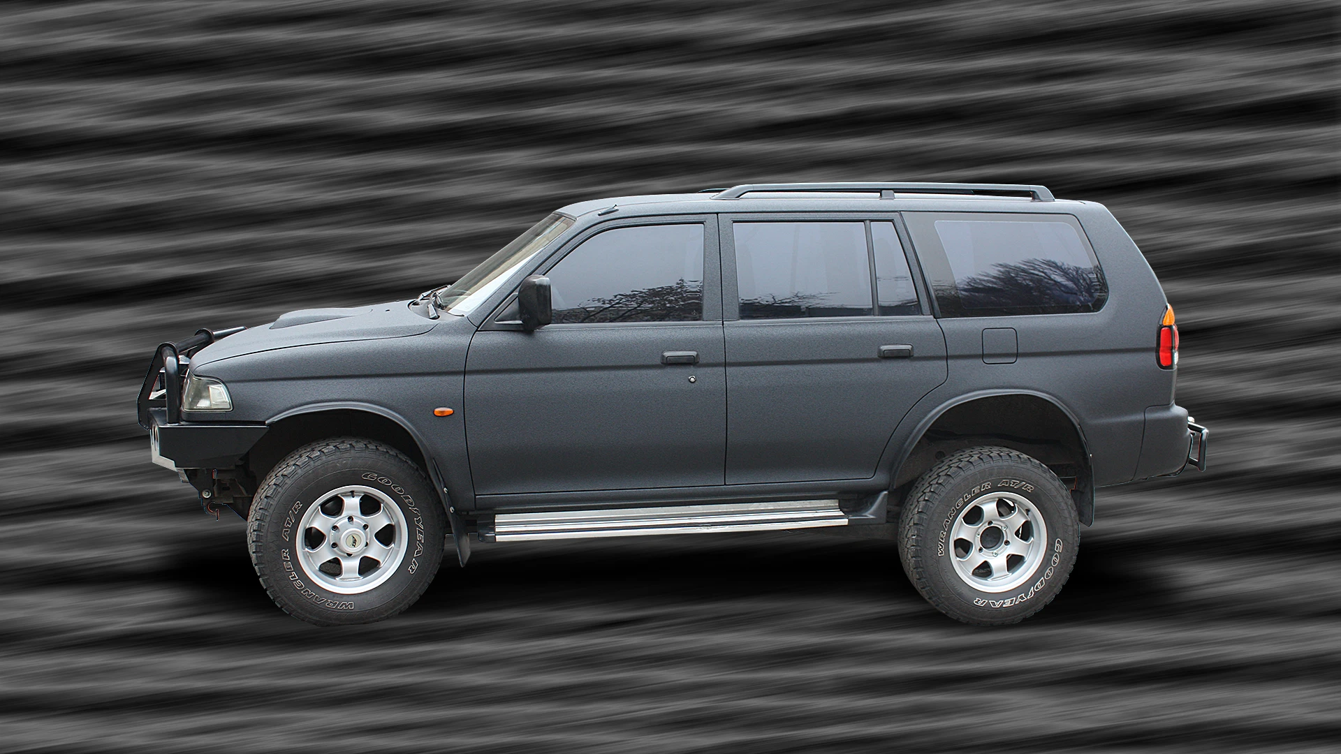 Mitsubishi Pajero Sport. Захист поліуретановим покриттям Line-X