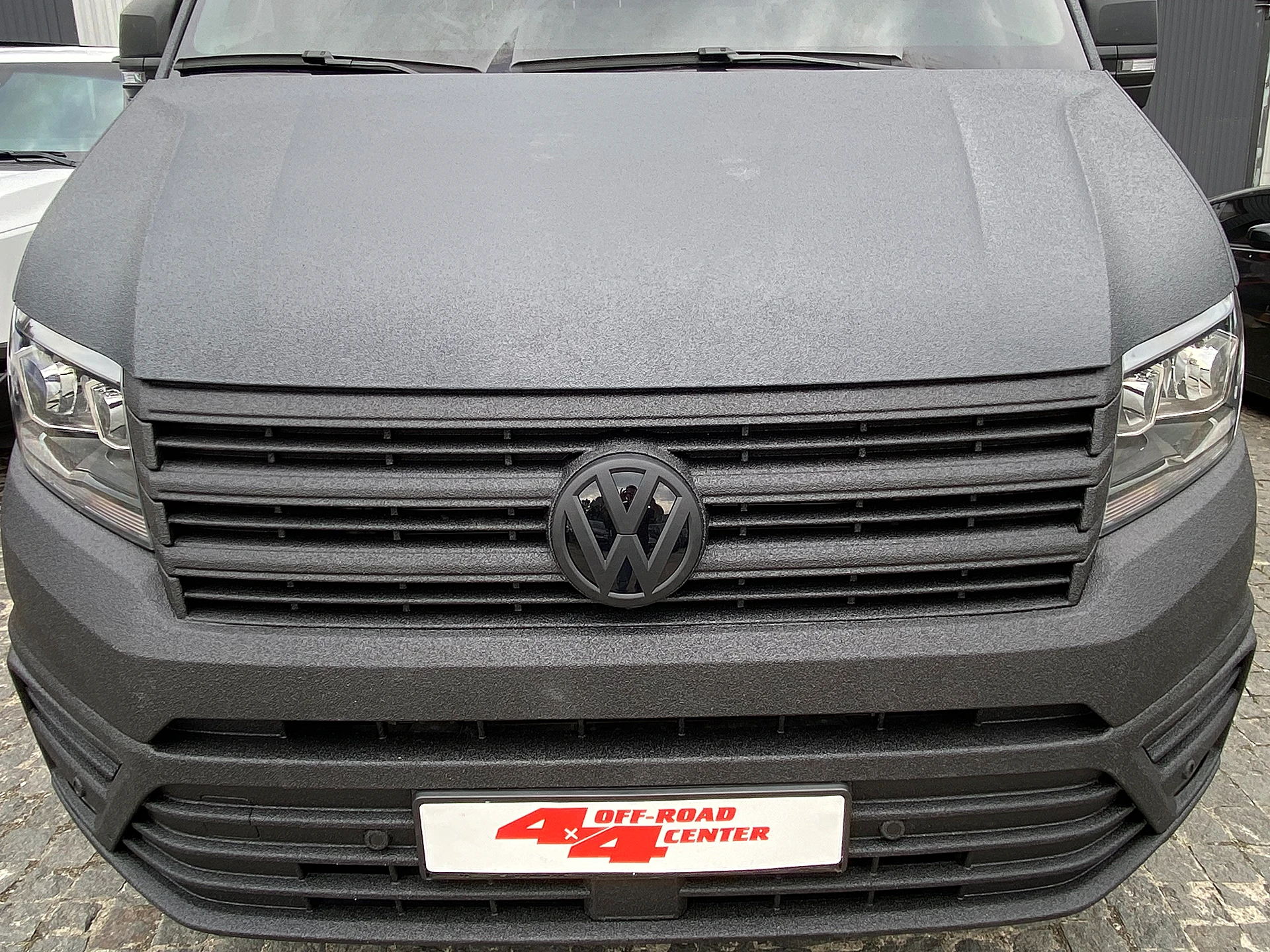 VW Crafter защищен Line-X